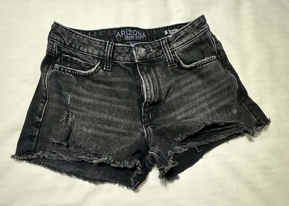 Arizona Jean Co. Women's Black Denim Hi-Rise Distressed Cut-Off Shorts Size 5